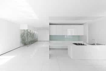 شیشه لاکوبل سفید چیست و چه اهمیتی در اجرای دکوراسیون داخلی دارد؟