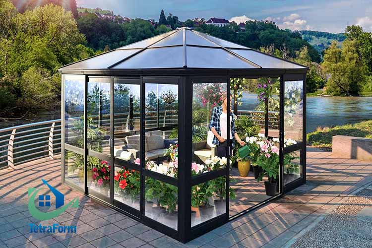 آلاچیق شیشه ای